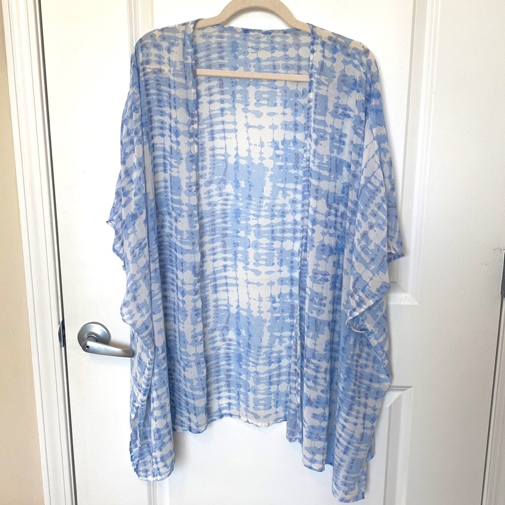Rosie Daze Boutique Blue/White Kimono
